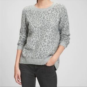 GAP Light Gray Animal Print Sweater (S)